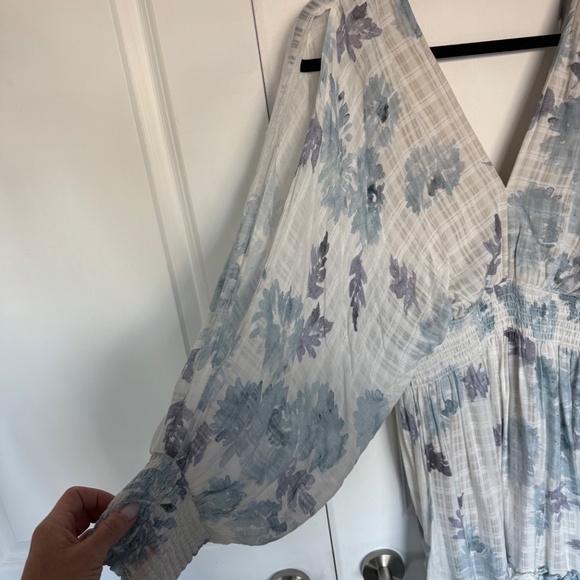 Above the knee dress - Picture 2 of 3